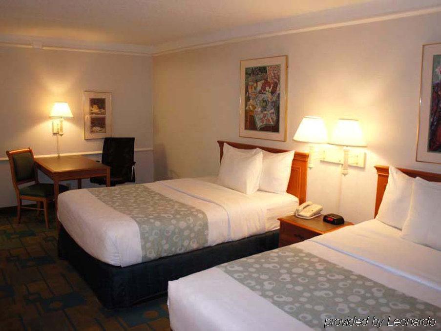 Baymont By Wyndham Greenville Woodruff Rd Экстерьер фото