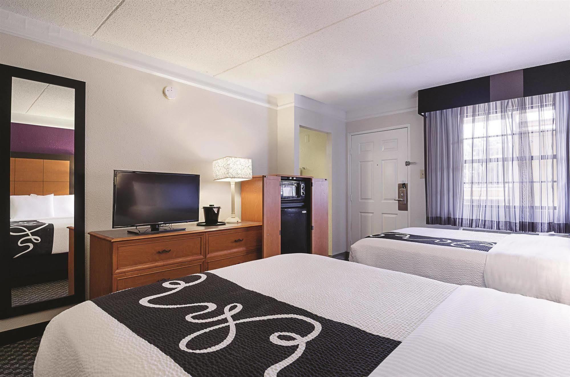 Baymont By Wyndham Greenville Woodruff Rd Экстерьер фото