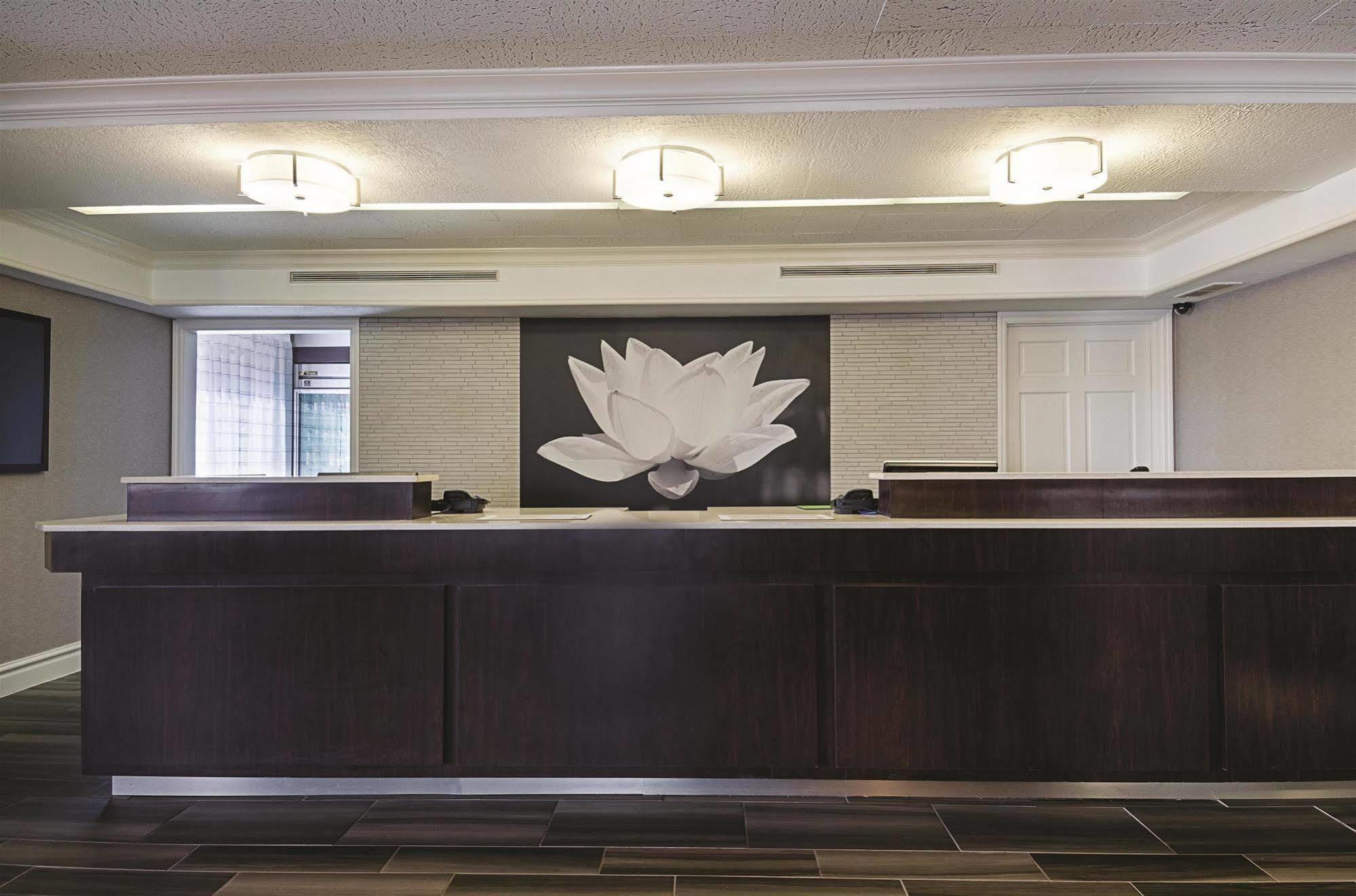 Baymont By Wyndham Greenville Woodruff Rd Экстерьер фото